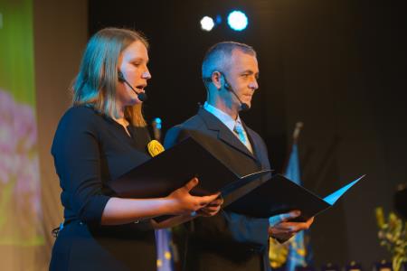 Voditelja Urša in Danijel